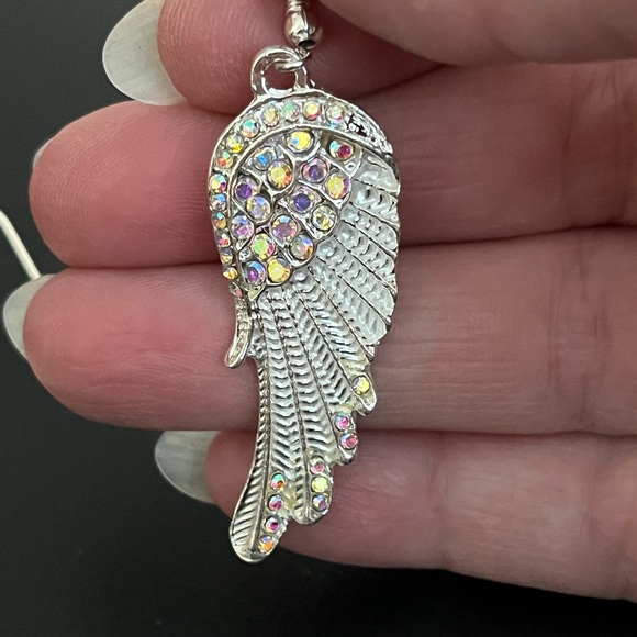 Beautiful Angel wing earrings. White and silver. 2 1/4” drop. New. - Picture 6 of 13